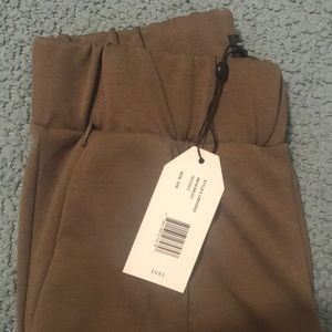 Skinny pant w/pintuck